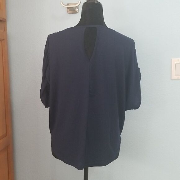 Keyhole back top  - Picture 5 of 9